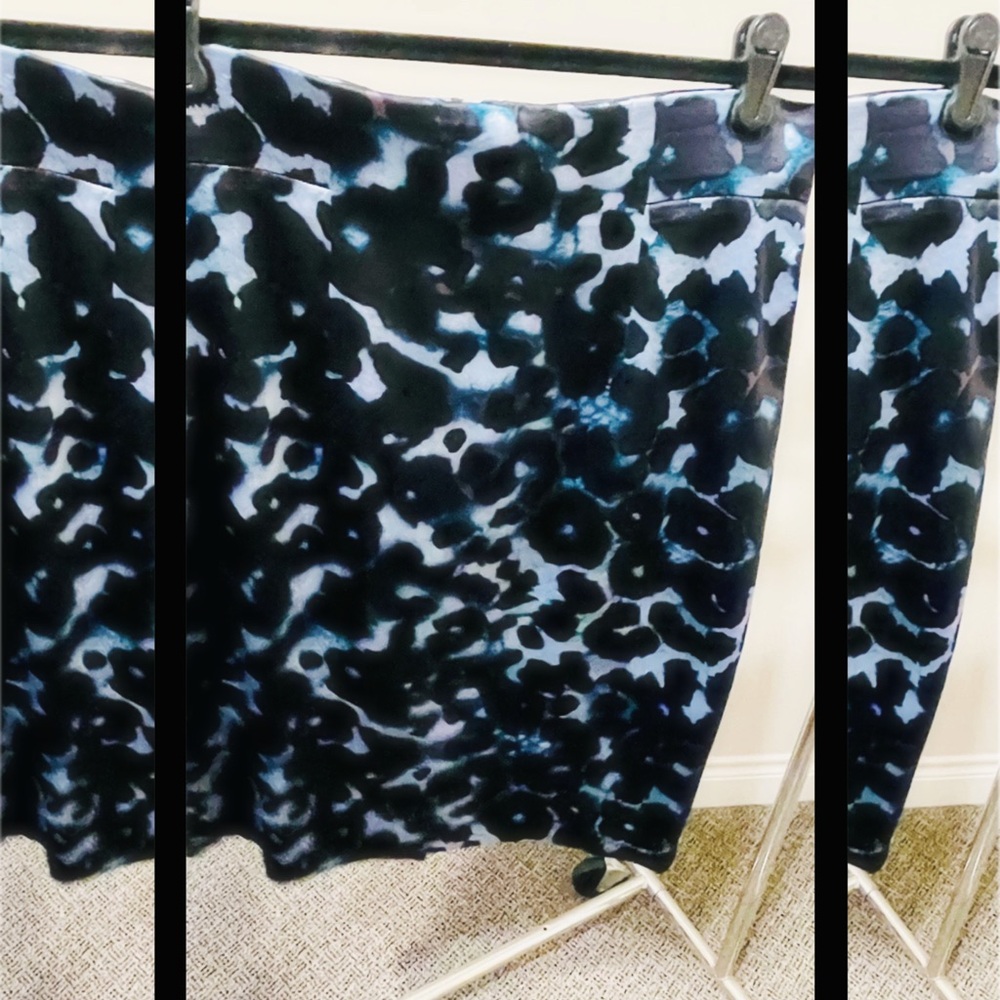 Ann Taylor Black and Blue Patterned Skirt